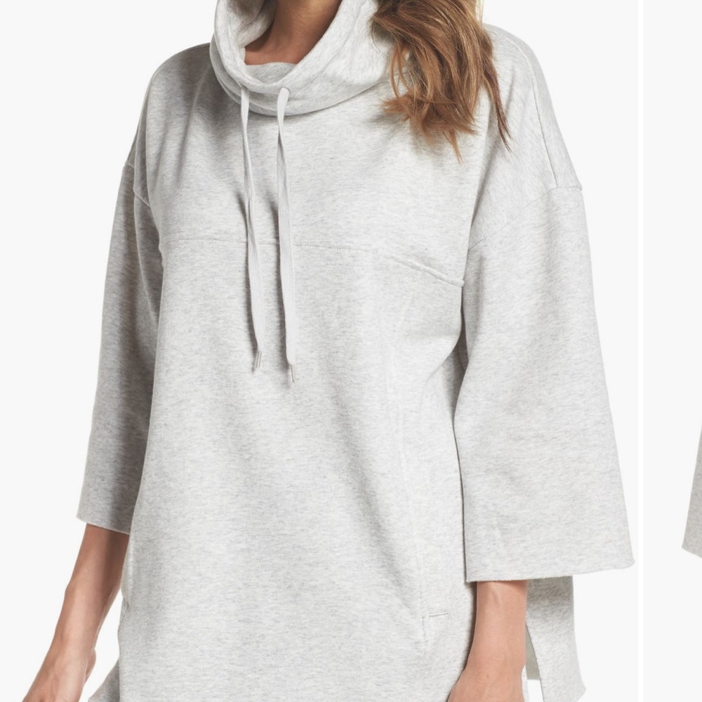 UGG Pullover sweatshirt